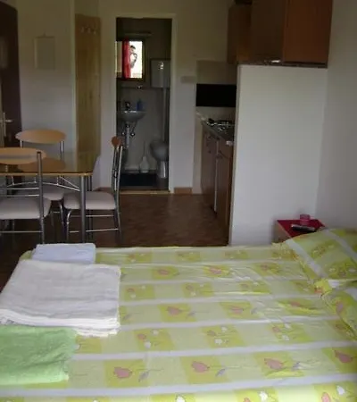Manora Apartamento Sućuraj