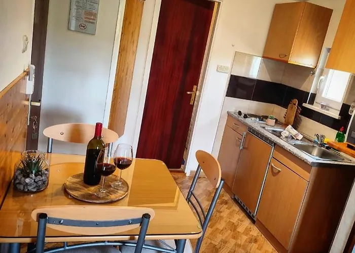 Manora Apartamento Sućuraj